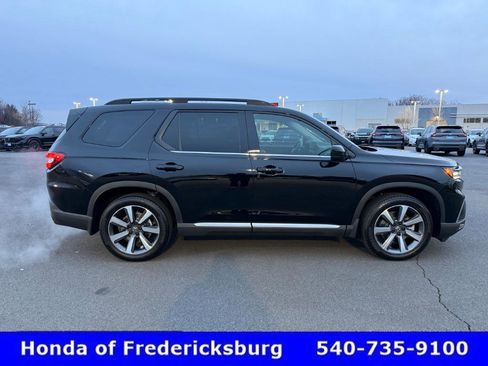 Used 2025 Honda Pilot Elite image 7