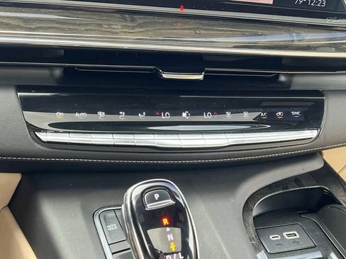 Certified 2023 Cadillac Escalade Premium Luxury AWD/4WD image 26