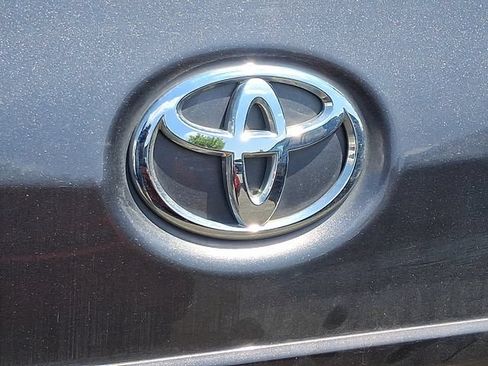 Used 2018 Toyota Sienna XLE w/ XLE Navigation Package AWD/4WD image 8