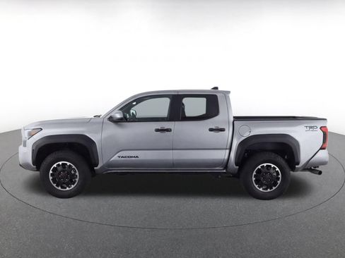 Used 2025 Toyota Tacoma TRD Off-Road AWD/4WD image 4
