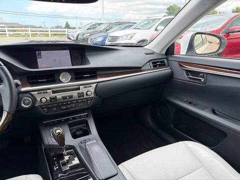 Used 2014 Lexus ES 350 w/ Luxury Package FWD image 25