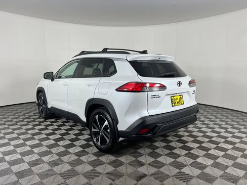 Used 2025 Toyota Corolla Cross AWD Hybrid image 8