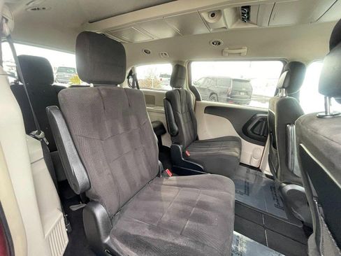 Used 2011 Dodge Grand Caravan Crew image 8