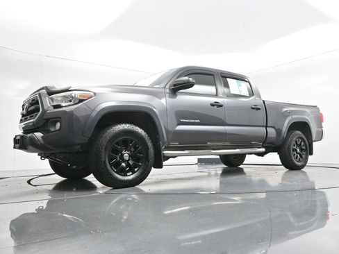 Used 2017 Toyota Tacoma SR5 w/ Tow Package AWD/4WD image 42