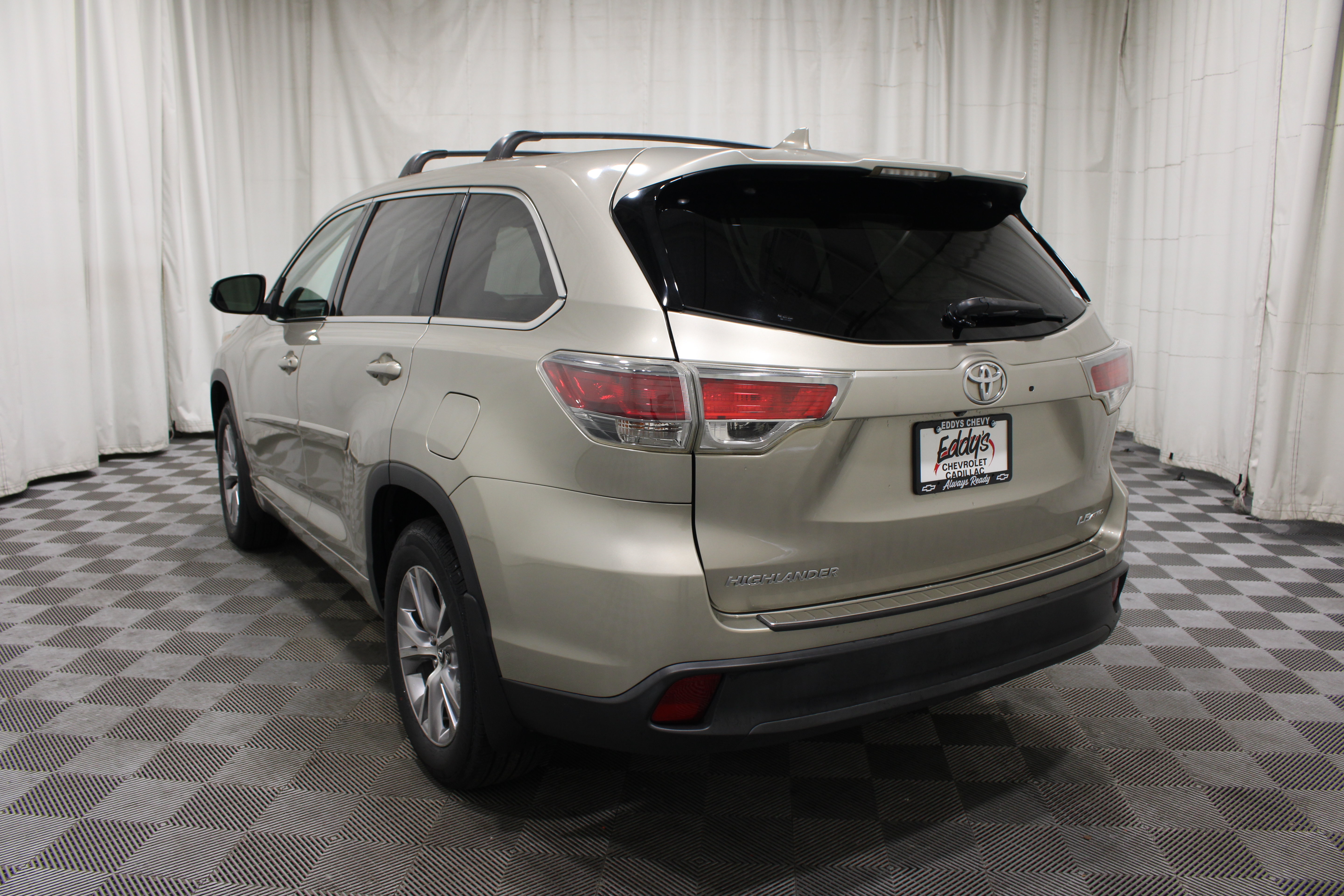 Used 2016 Toyota Highlander Plus w/ Protection Package #3 AWD/4WD image 29