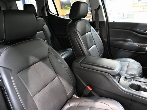 Used 2019 GMC Acadia SLT image 8