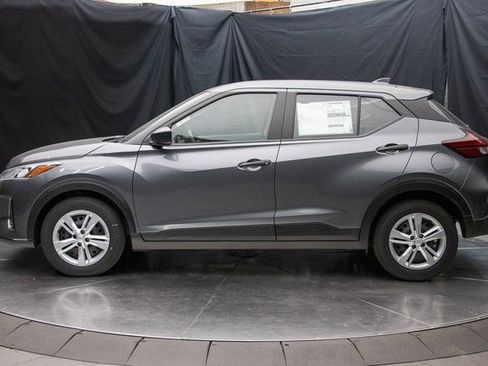 New 2025 Nissan Kicks Play S image 9