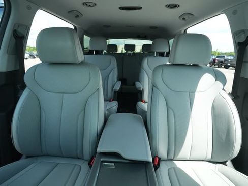 Used 2025 Hyundai Palisade SEL FWD image 40