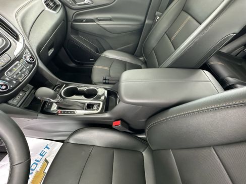 Used 2024 Chevrolet Equinox Premier AWD/4WD image 34