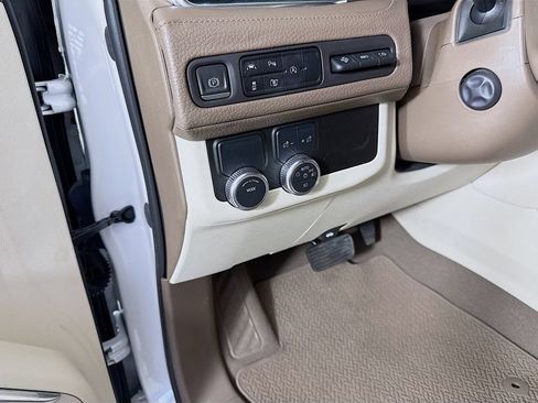 Used 2023 GMC Yukon Denali RWD image 10