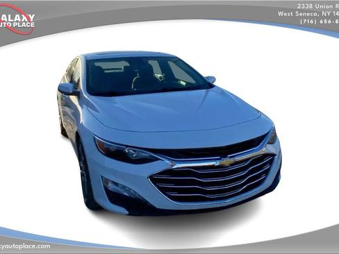 Used 2023 Chevrolet Malibu LT image 3