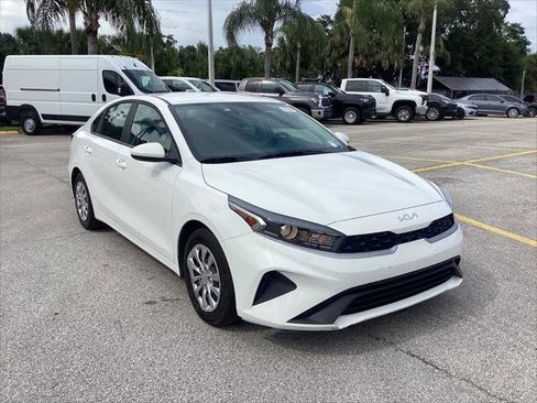 Used 2024 Kia Forte LX FWD image 4