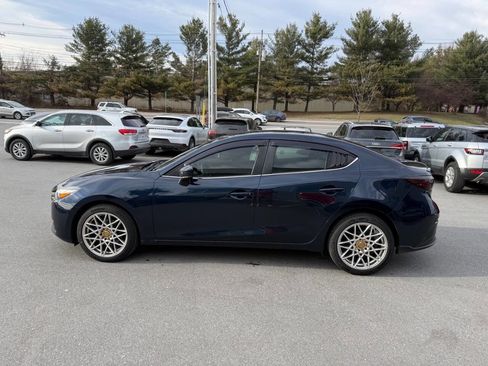 Used 2018 MAZDA MAZDA3 Touring image 9