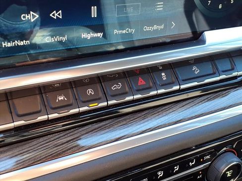 Used 2022 Chevrolet Silverado 1500 RST image 23