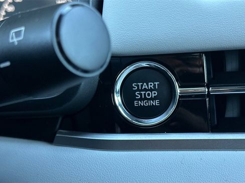 New 2025 Mitsubishi Outlander SE image 23