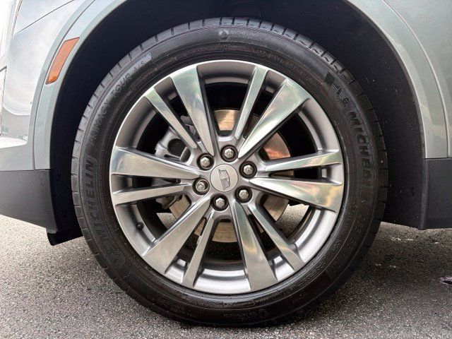 Certified 2024 Cadillac XT5 Premium Luxury w/ LPO, Floor Liner Package AWD/4WD image 13