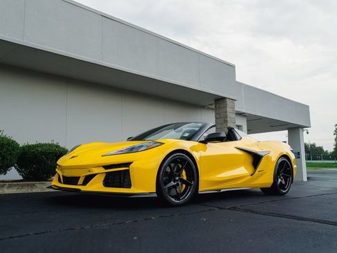 Used 2025 Chevrolet Corvette E-Ray AWD/4WD image 4