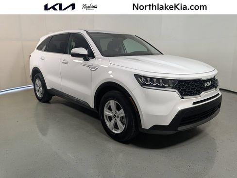 Used 2023 Kia Sorento LX FWD image 1
