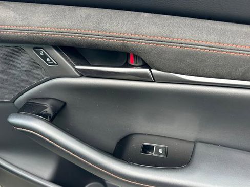 Certified 2025 MAZDA MAZDA3 Carbon image 18
