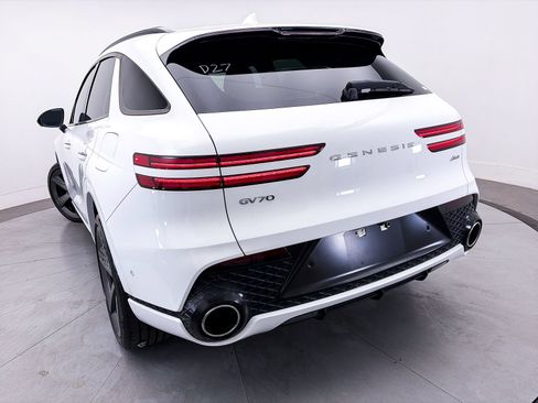 Used 2023 Genesis GV70 2.5T w/ Sport Prestige Package AWD/4WD image 11