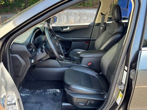 Used 2020 Ford Escape Titanium AWD/4WD image 16