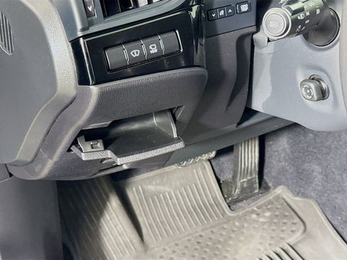 Used 2022 Lexus ES 300h Ultra Luxury w/ Accessory Package 2 image 10