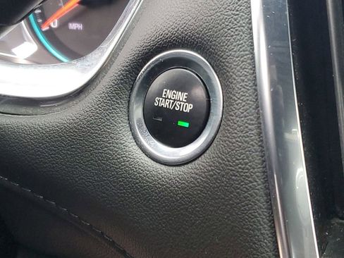 Used 2023 Chevrolet Traverse LT image 15