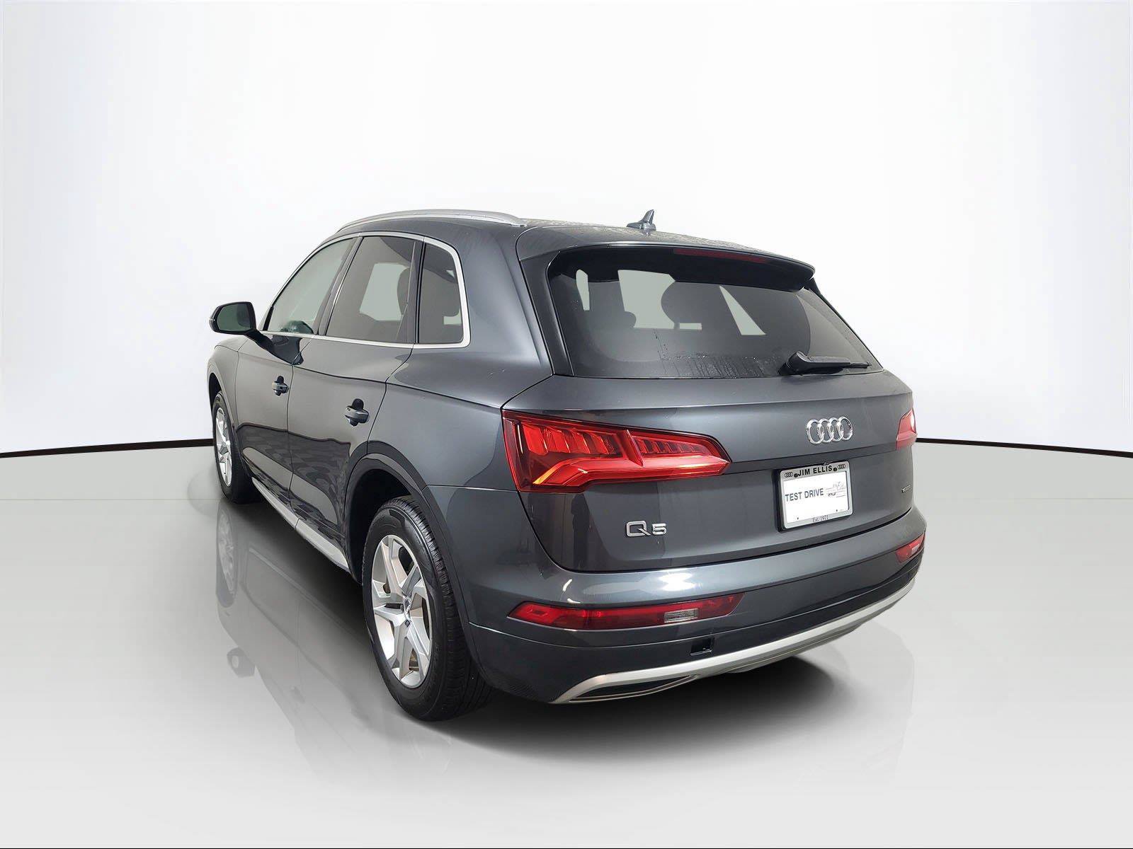 Used 2019 Audi Q5 2.0T Premium w/ Convenience Package AWD/4WD image 4