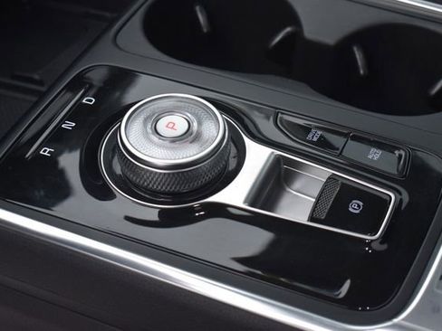 Certified 2025 Kia Carnival SX Prestige image 28