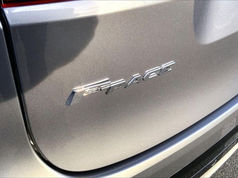 Used 2023 Jaguar F-PACE S image 9