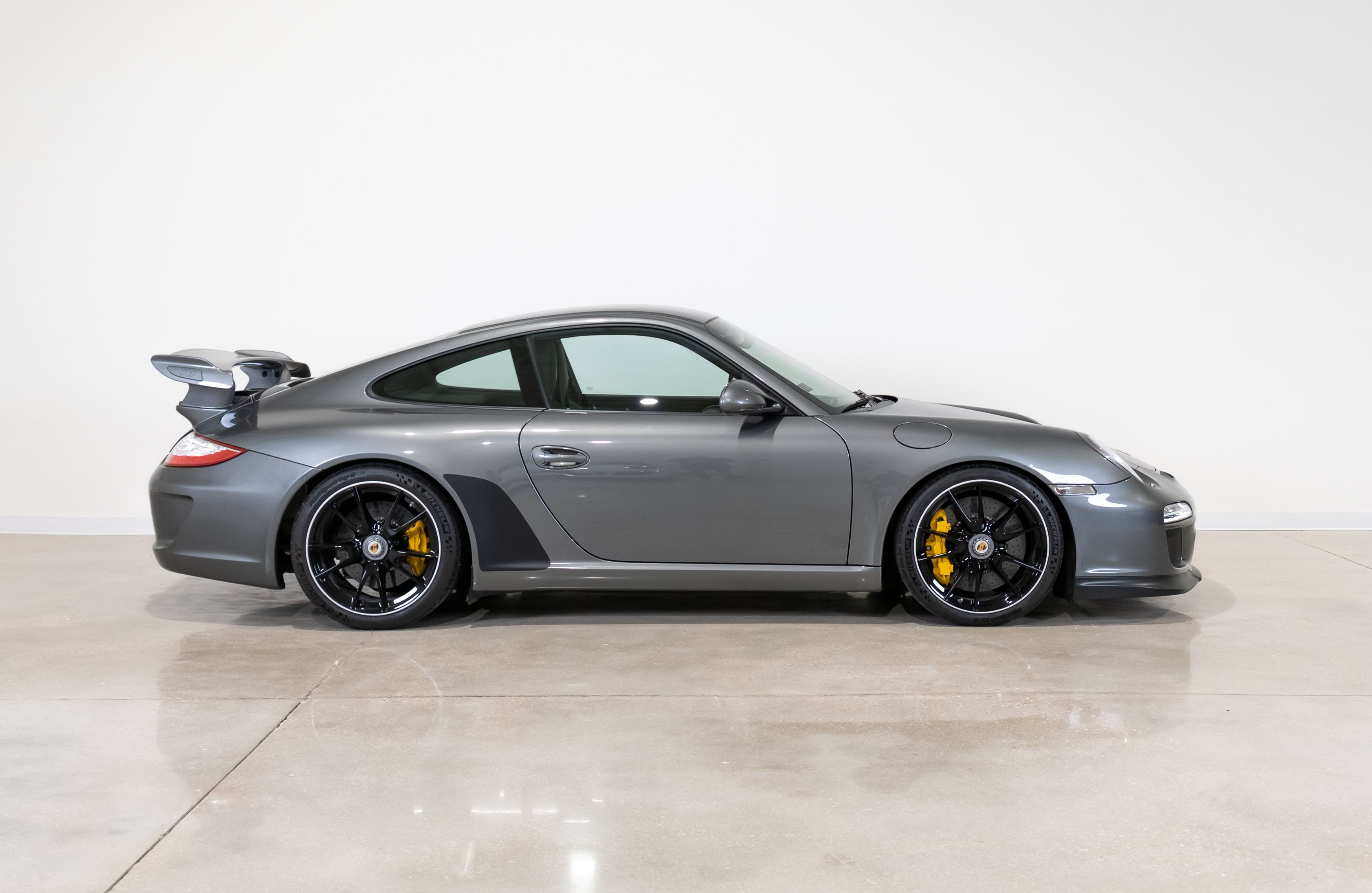 Used 2011 Porsche 911 GT3 RWD image 4