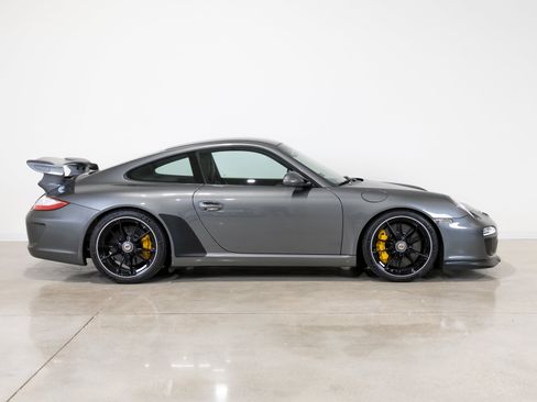 Used 2011 Porsche 911 GT3 RWD image 4
