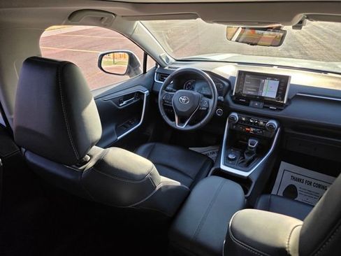 Used 2020 Toyota RAV4 Limited image 23