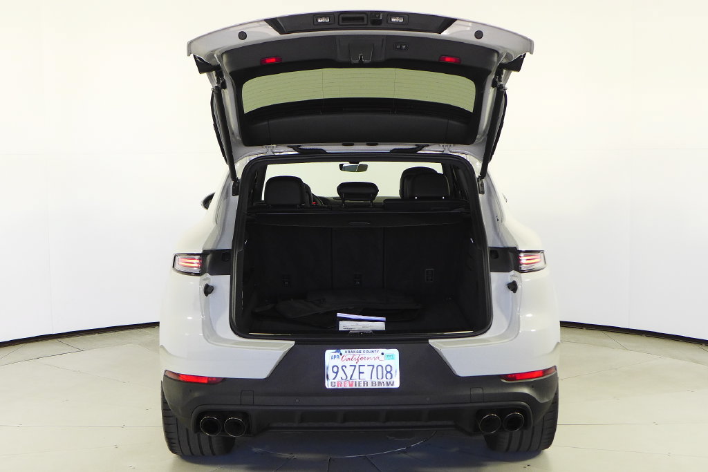 Used 2025 Porsche Cayenne AWD/4WD image 10