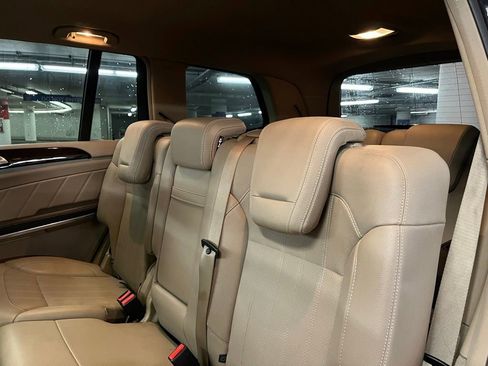 Used 2014 Mercedes-Benz GL 450 4MATIC image 20