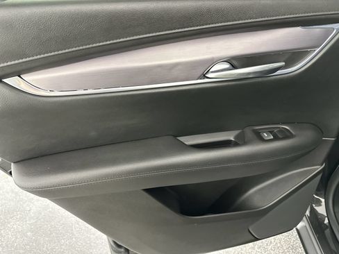 Used 2018 Cadillac XT5 Luxury w/ Driver Awareness Package FWD image 30