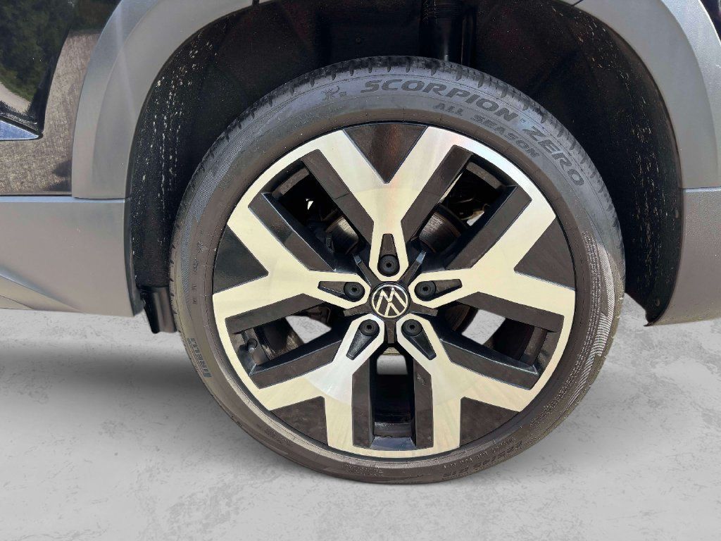 Used 2023 Volkswagen Taos SEL AWD/4WD image 9