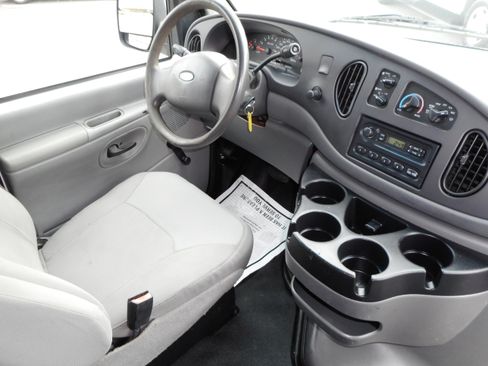 Used 2006 Ford E-150 and Econoline 150 image 27