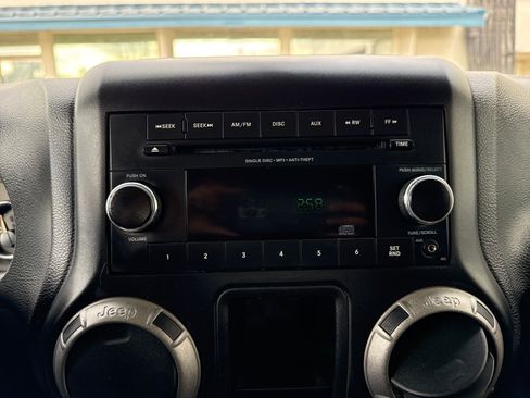 Used 2017 Jeep Wrangler Unlimited Sport w/ Max Tow Package image 19