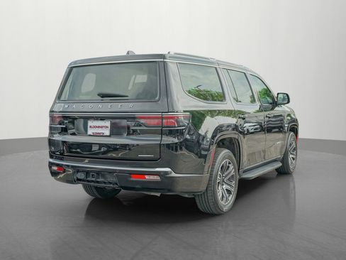 Used 2024 Jeep Wagoneer Series II w/ Flexible Seating Group image 7