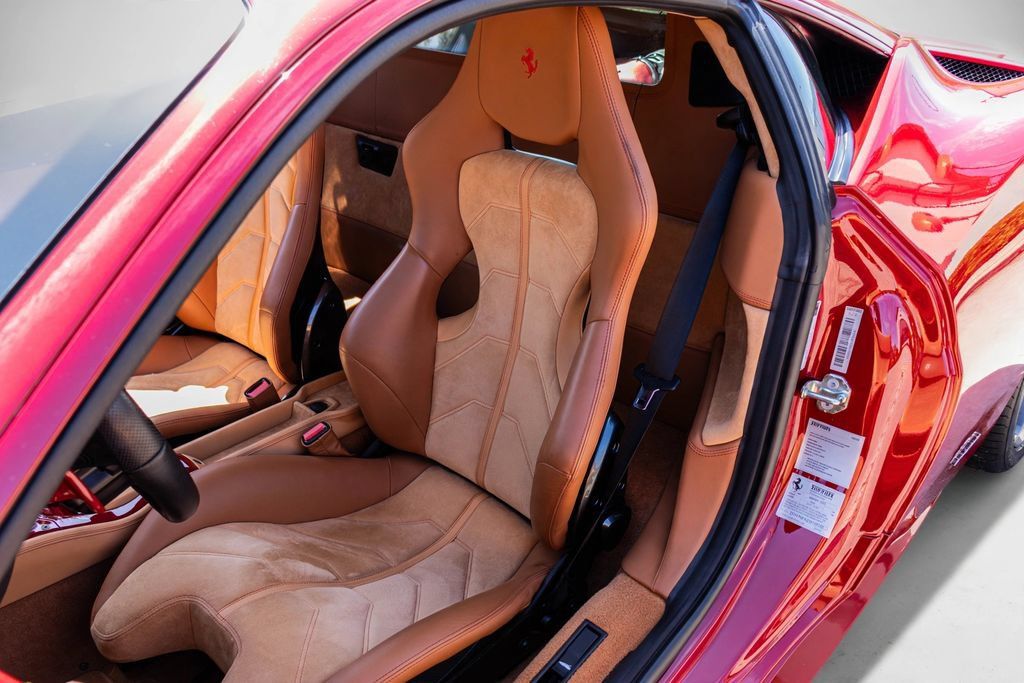 Used 2013 Ferrari 458 Italia Coupe RWD image 46