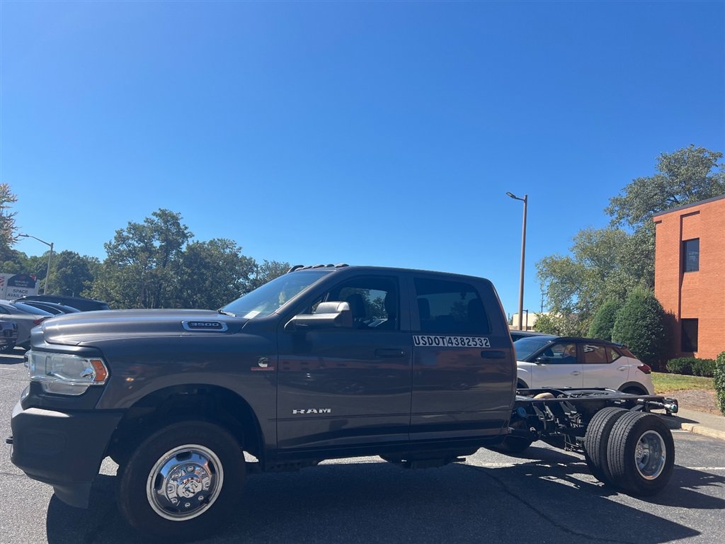 Used 2022 RAM 3500 Tradesman AWD/4WD image 2