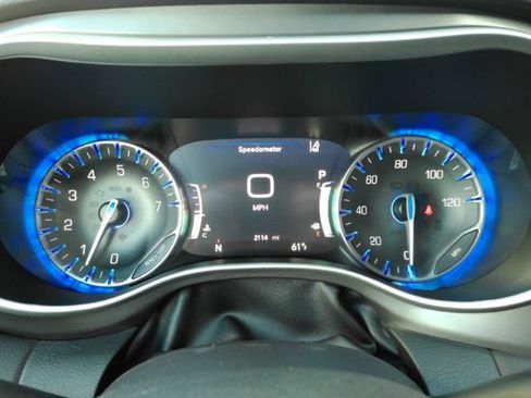 Used 2026 Chrysler Pacifica Select image 43