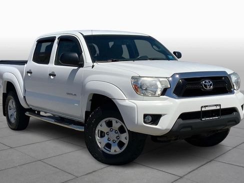 Used 2013 Toyota Tacoma 4x4 Double Cab w/ SR5 Pkg image 3