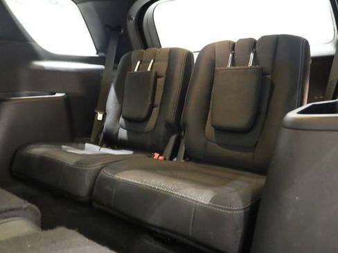 Used 2017 Ford Explorer XLT image 28