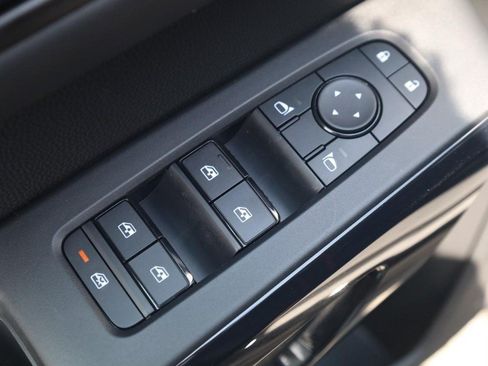 New 2026 Nissan Pathfinder SV AWD/4WD image 11