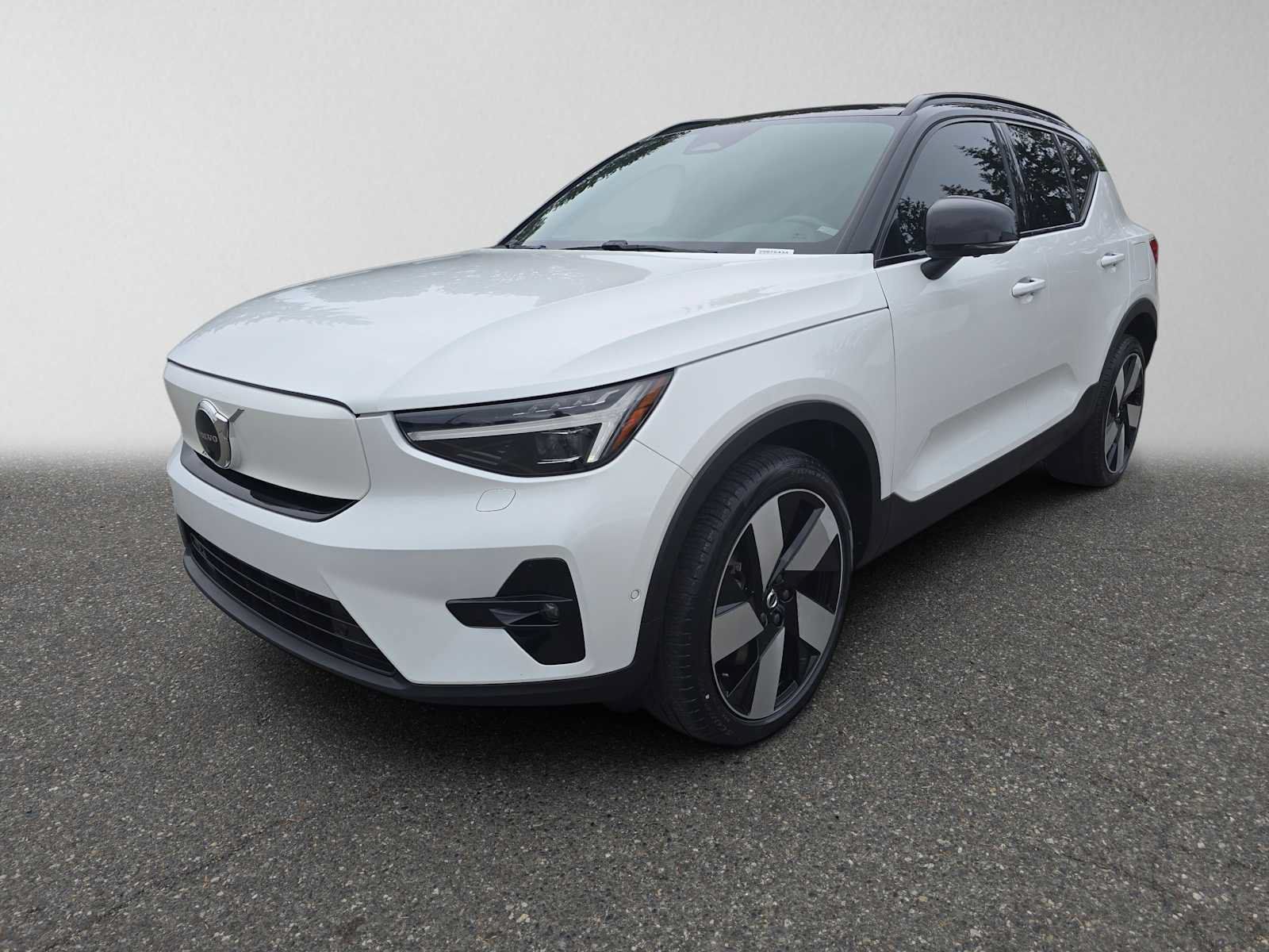 Used 2023 Volvo XC40 Recharge Ultimate AWD/4WD image 7