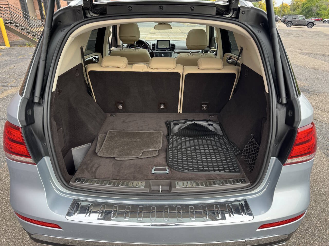 Used 2017 Mercedes-Benz GLE 350 4MATIC image 32