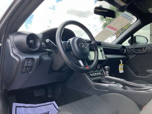 Used 2023 Toyota GR86 RWD image 17