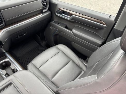 Used 2022 Chevrolet Silverado 1500 LT Trail Boss w/ LT Trail Boss Premium Package AWD/4WD image 14